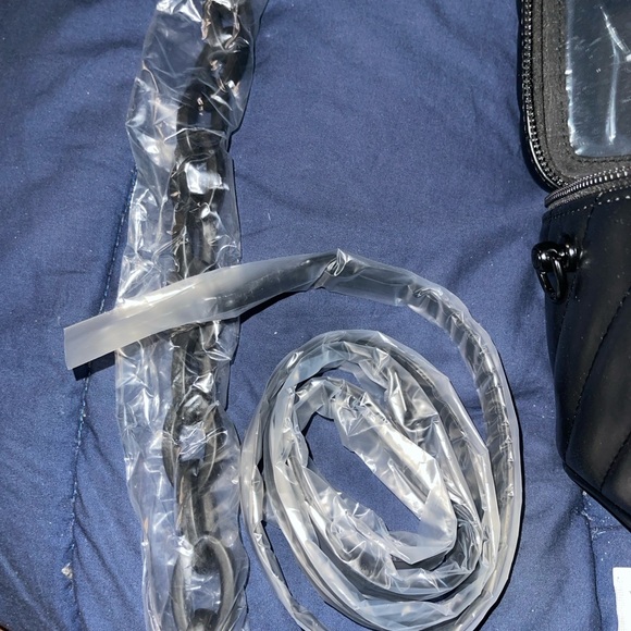 Yves Saint Laurent Black Quilted VIP - GWP Beaute Cosmetic Case. Limited edition - Picture 17 of 17